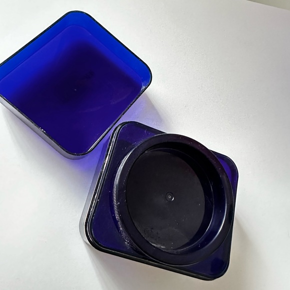 Estee Lauder Lucidity Translucent Loose Powder  02 light medium - Picture 3 of 5